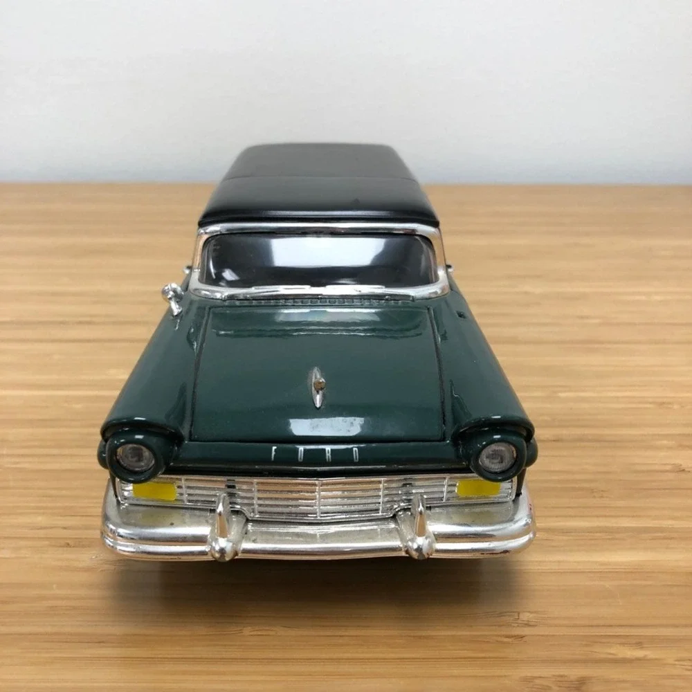 Ford 1957 courier